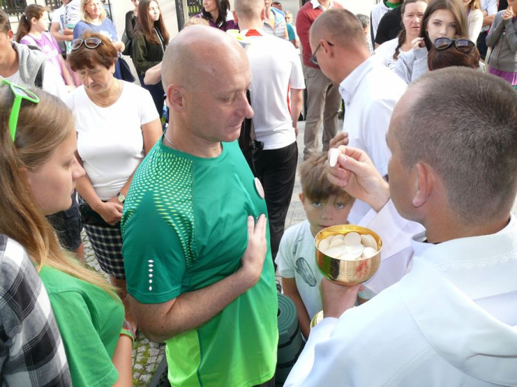 Wyruszyli w pątniczą wędrówkę