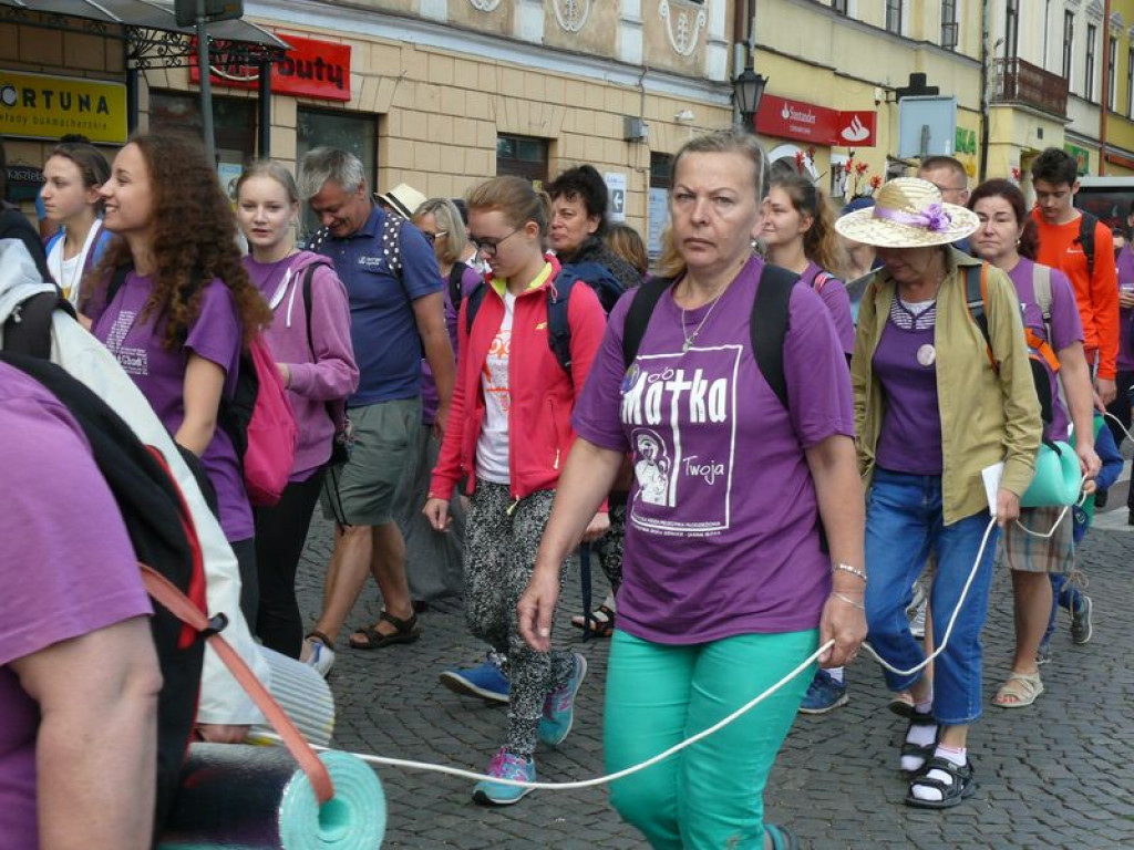 Wyruszyli w pątniczą wędrówkę