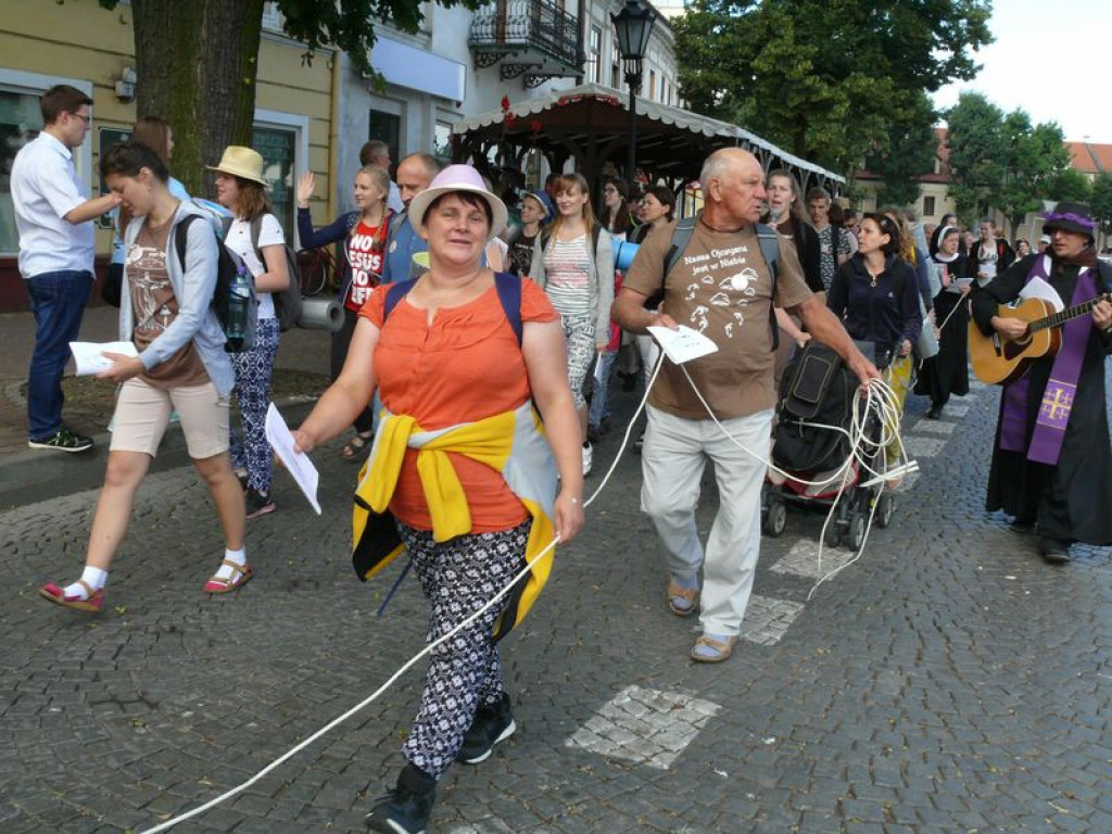 Wyruszyli w pątniczą wędrówkę