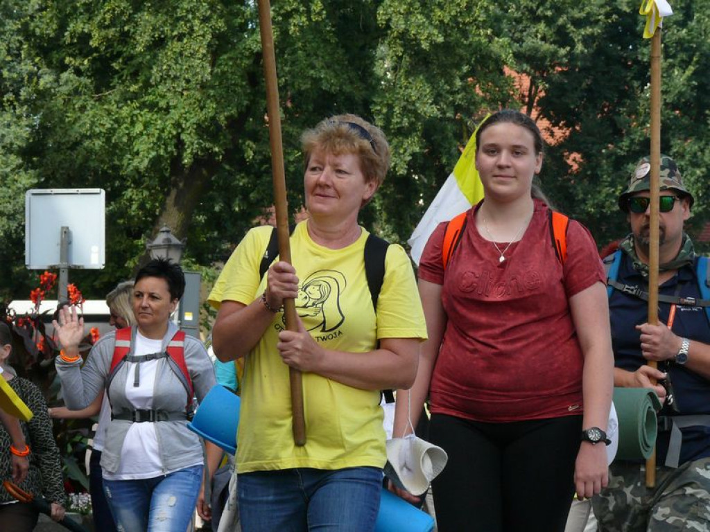 Wyruszyli w pątniczą wędrówkę