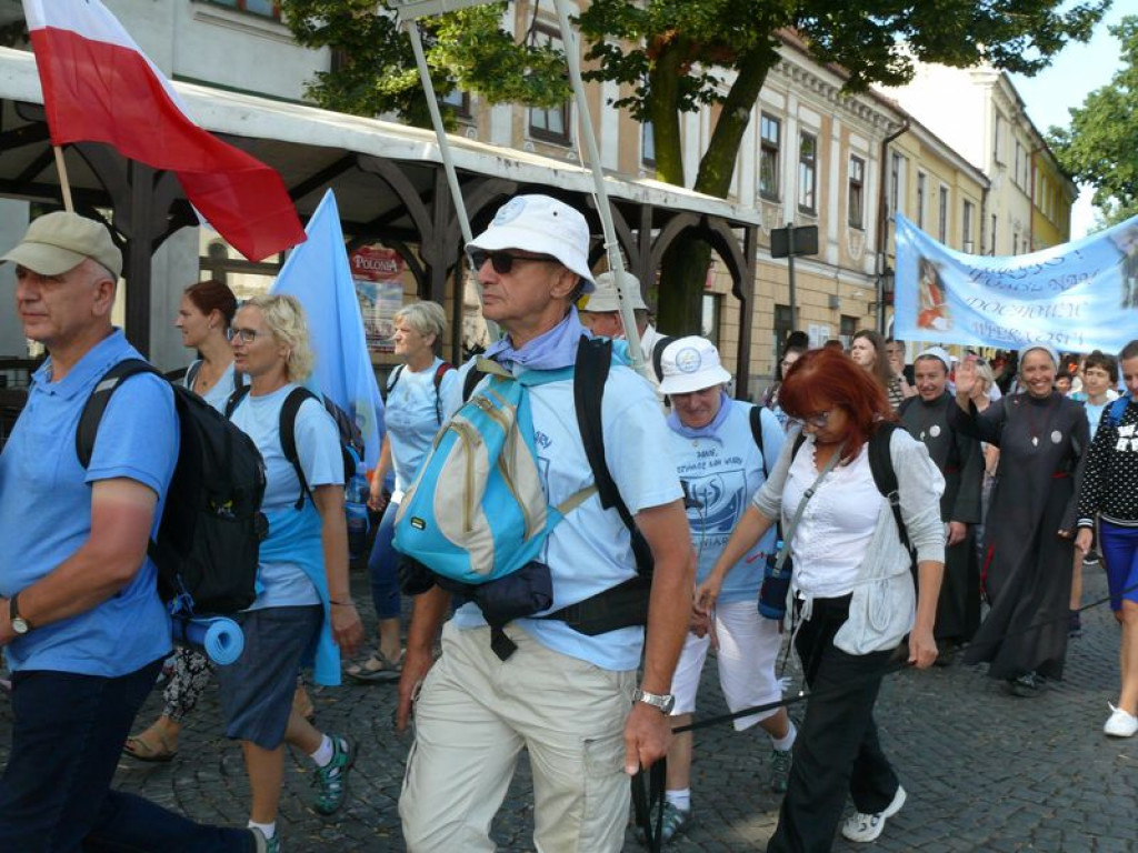 Wyruszyli w pątniczą wędrówkę