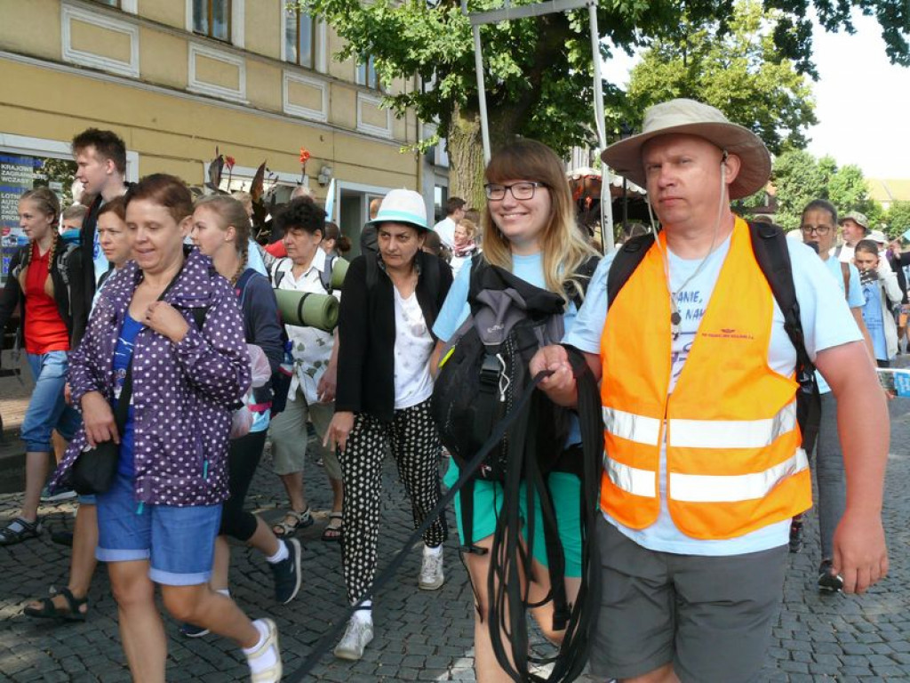 Wyruszyli w pątniczą wędrówkę
