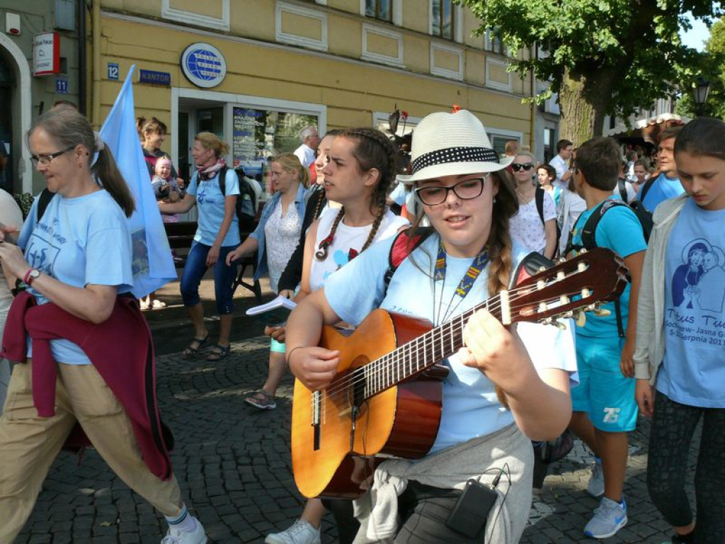 Wyruszyli w pątniczą wędrówkę