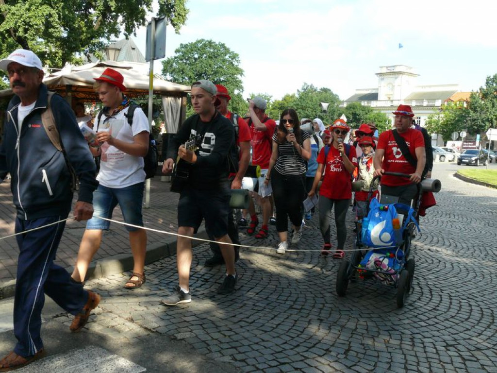 Wyruszyli w pątniczą wędrówkę