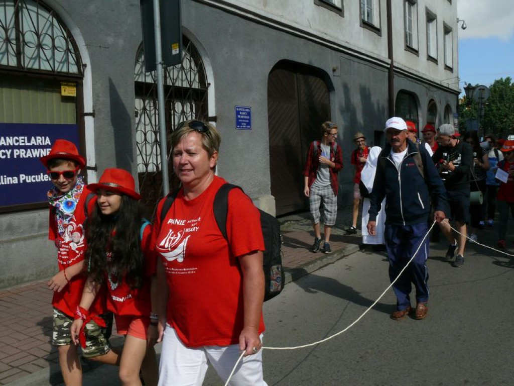 Wyruszyli w pątniczą wędrówkę