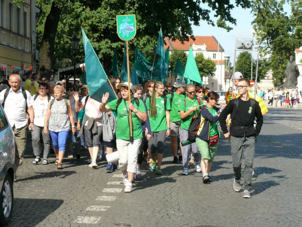 Wyruszyli w pątniczą wędrówkę