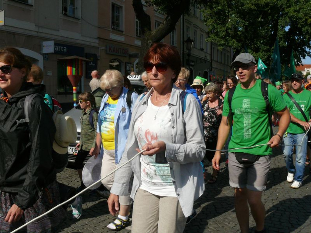 Wyruszyli w pątniczą wędrówkę