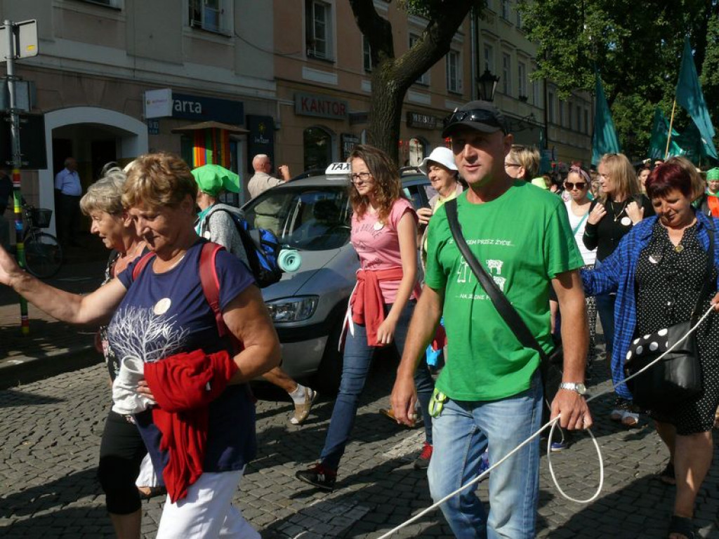 Wyruszyli w pątniczą wędrówkę