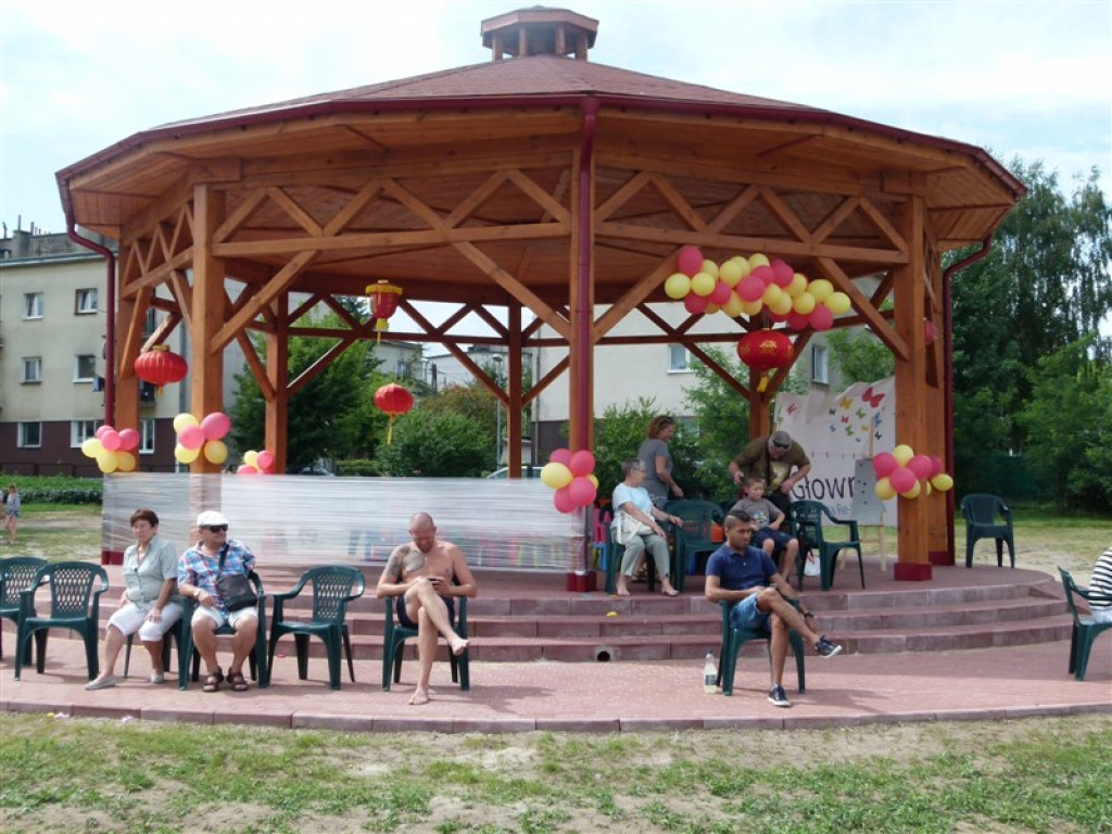 Trwa piknik nad zalewem Mrożyczka