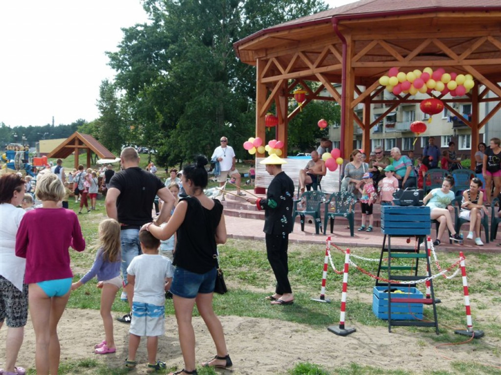 Trwa piknik nad zalewem Mrożyczka