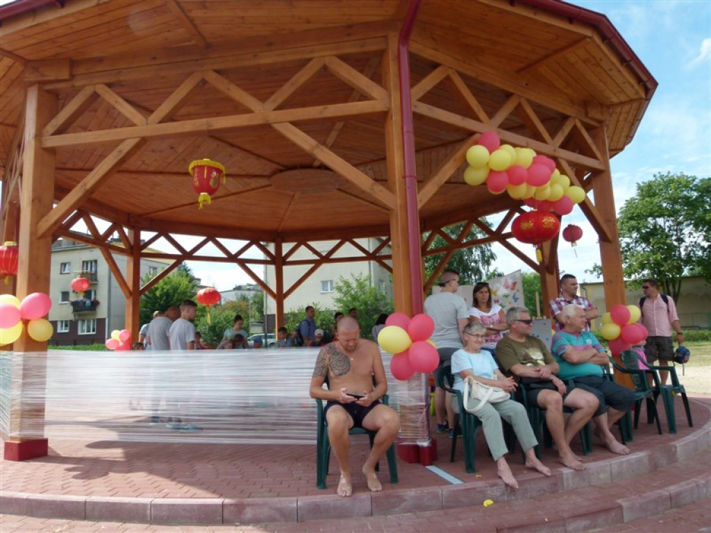 Trwa piknik nad zalewem Mrożyczka