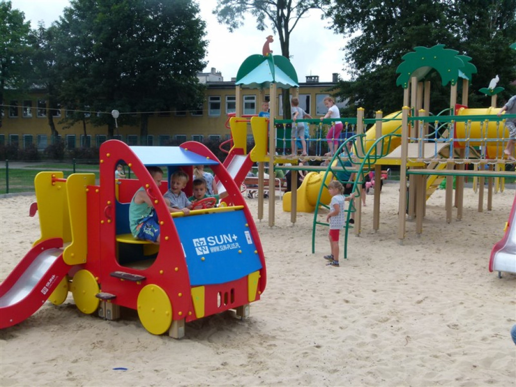 Trwa piknik nad zalewem Mrożyczka