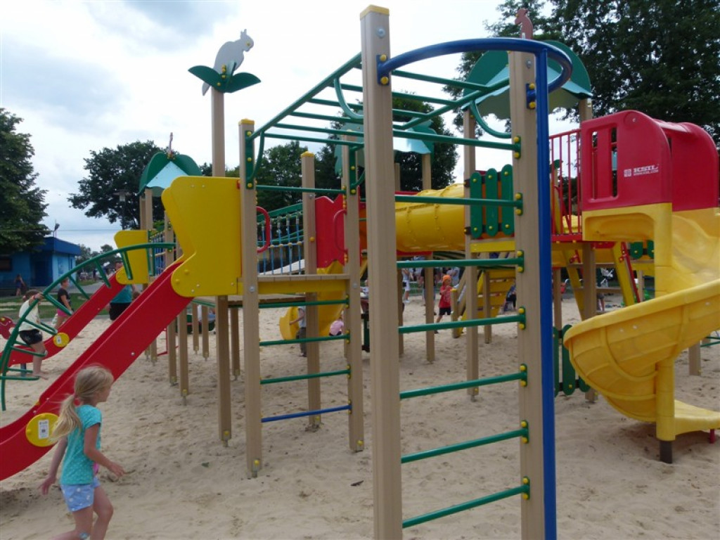 Trwa piknik nad zalewem Mrożyczka