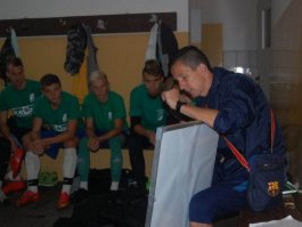 Mokry remis juniorów Pelikana