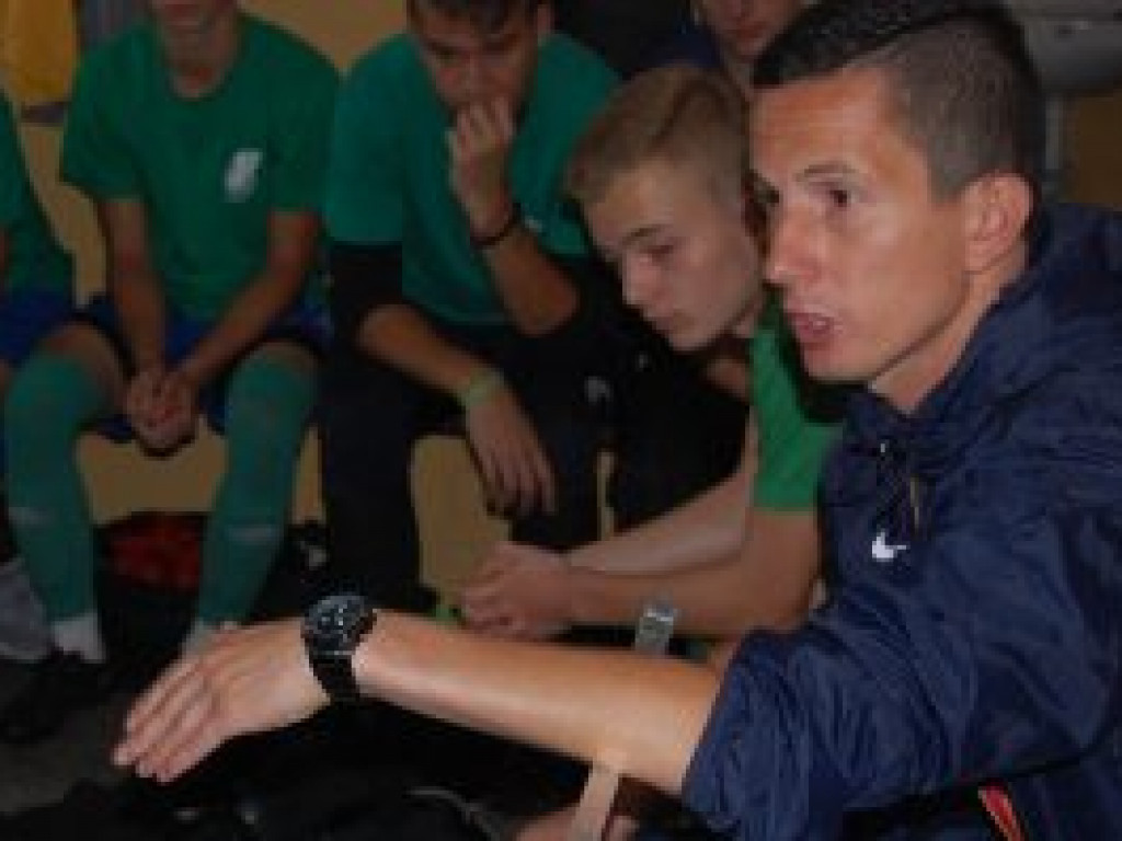 Mokry remis juniorów Pelikana