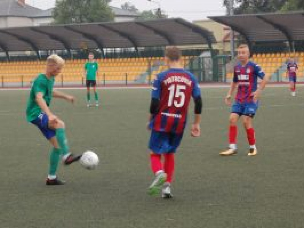Mokry remis juniorów Pelikana
