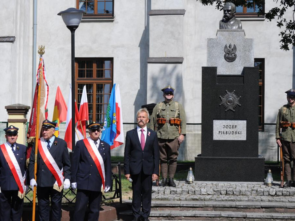 Uroczystości pod pomnikiem Marszałka Józefa Piłsudskiego
