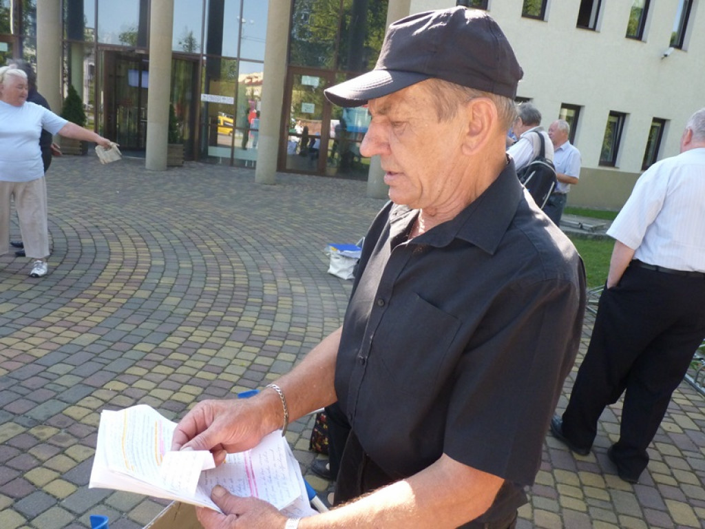 Pikieta przed Sądem Rejonowym w Łowiczu