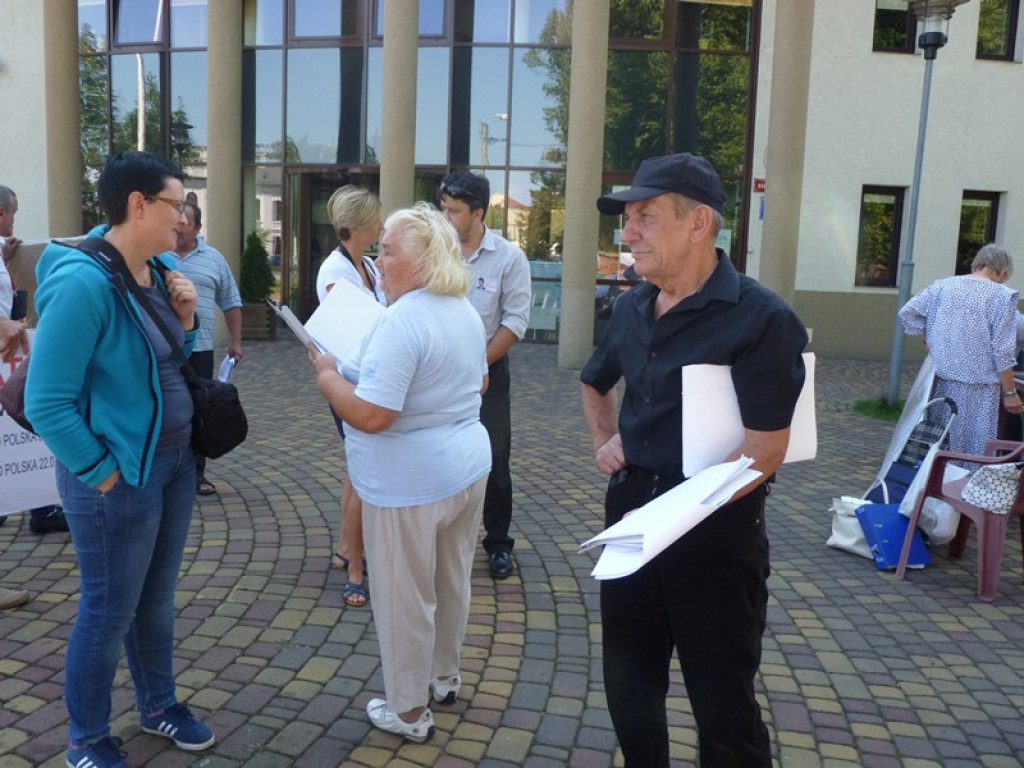 Pikieta przed Sądem Rejonowym w Łowiczu