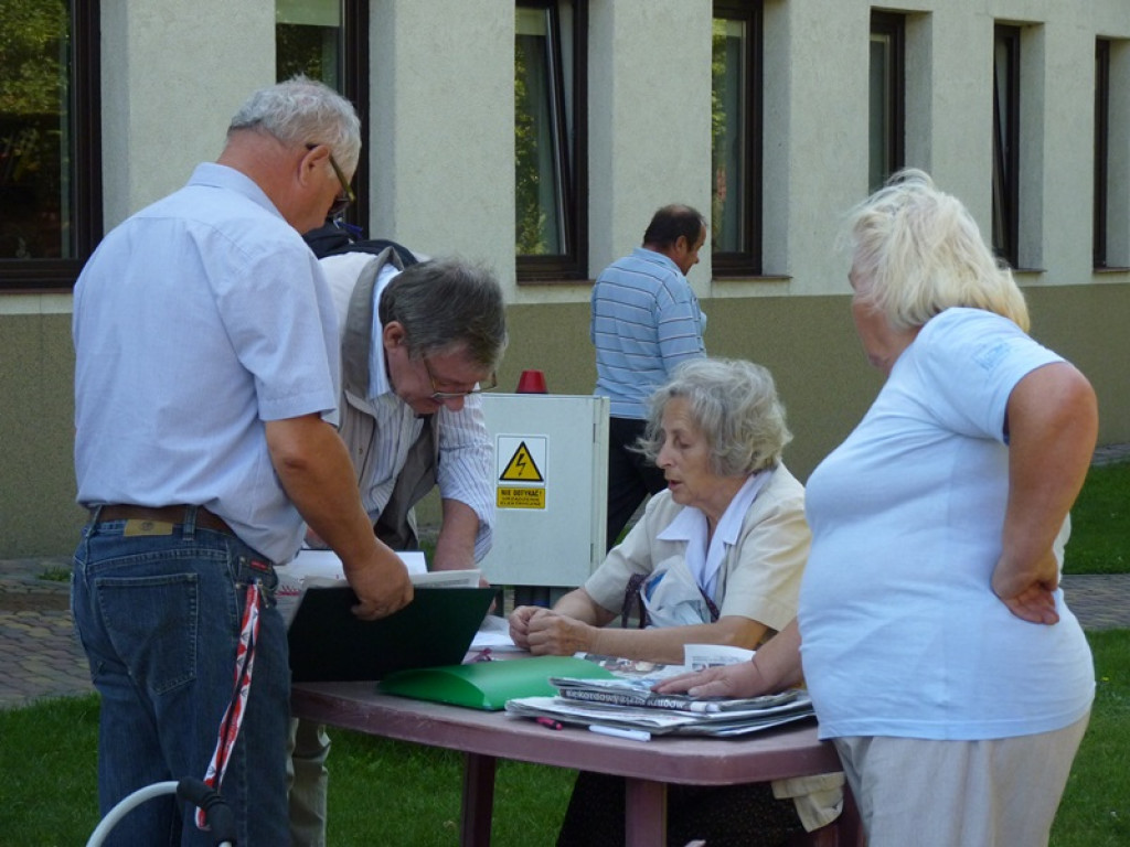Pikieta przed Sądem Rejonowym w Łowiczu