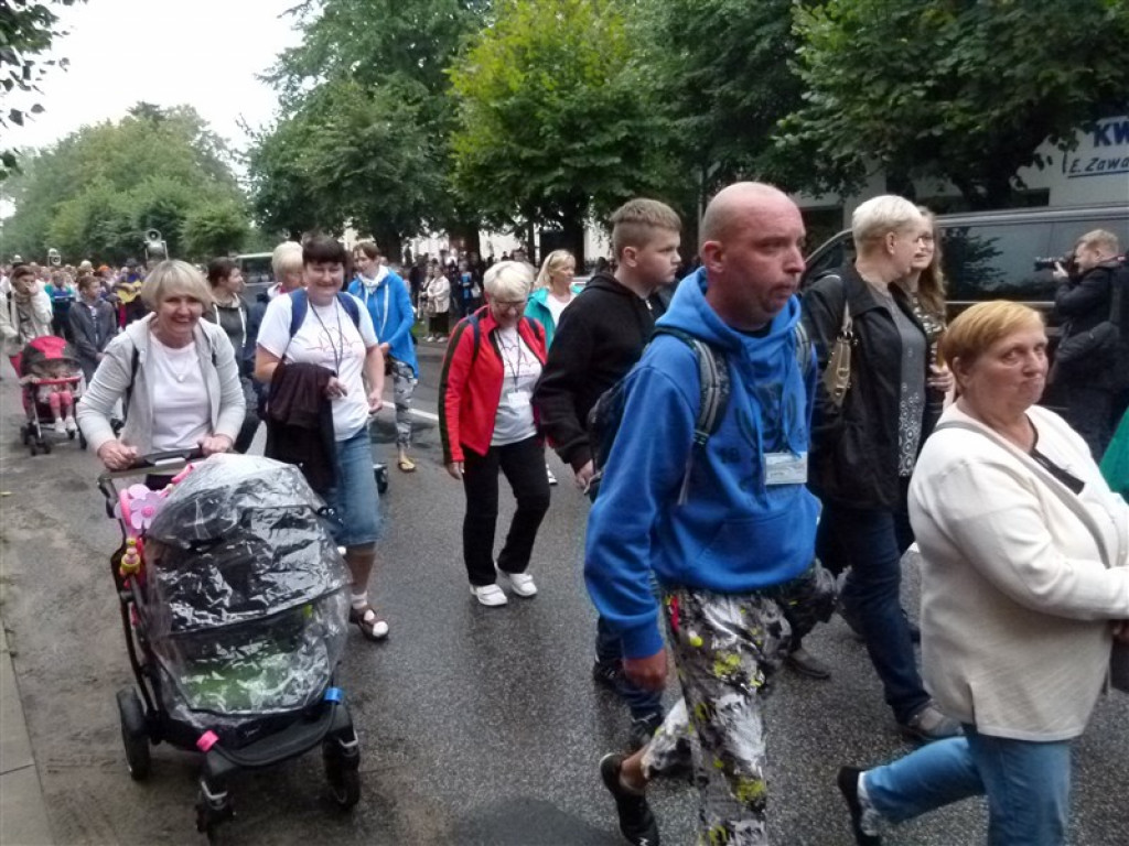 Pielgrzymi z Głowna już na szlaku