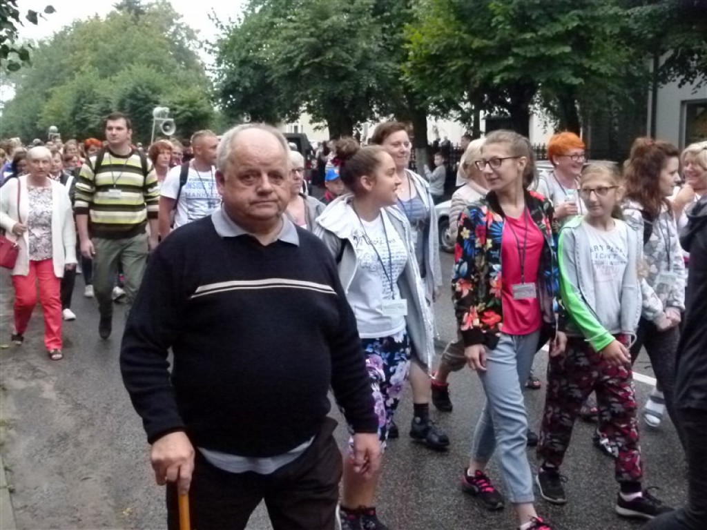 Pielgrzymi z Głowna już na szlaku