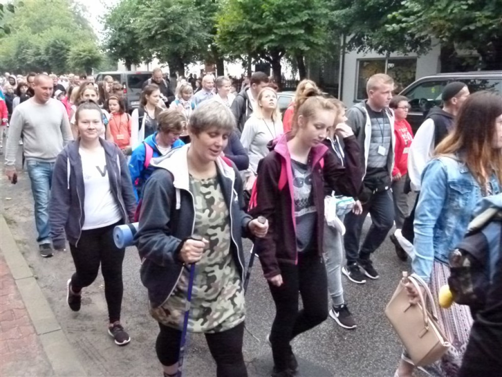 Pielgrzymi z Głowna już na szlaku