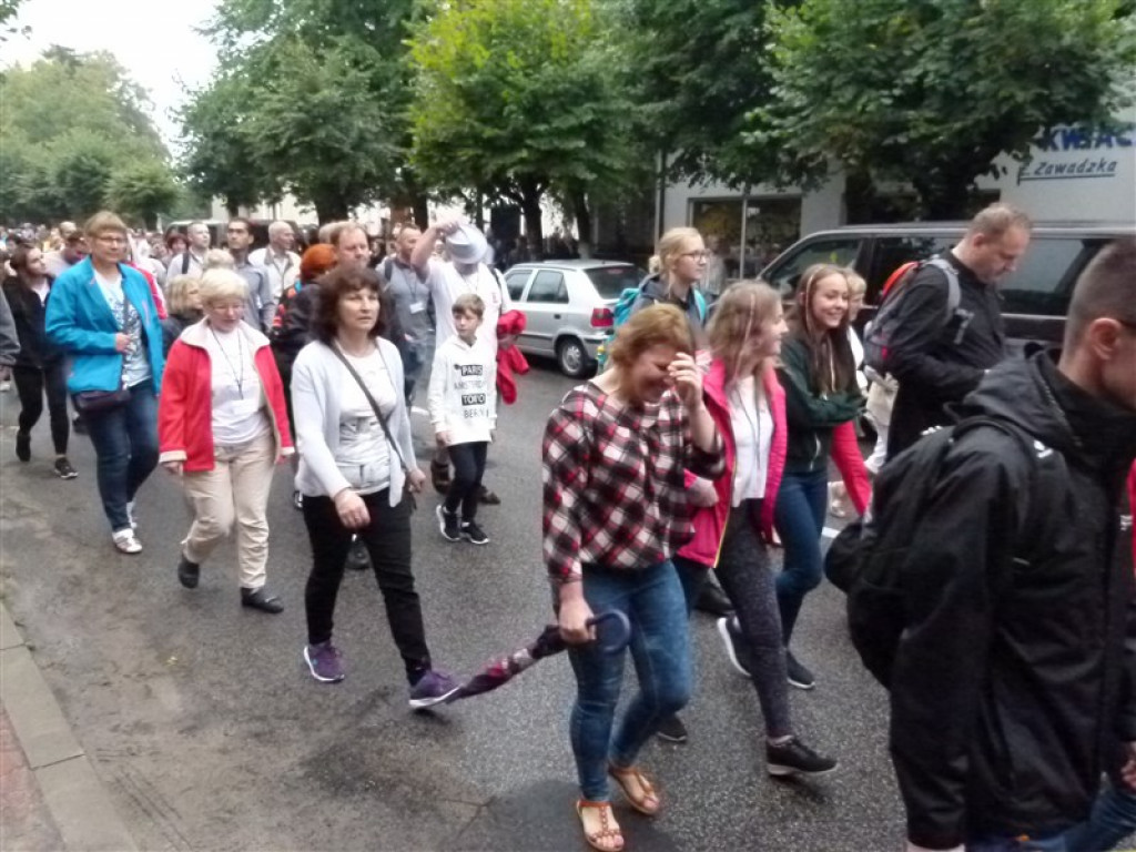 Pielgrzymi z Głowna już na szlaku
