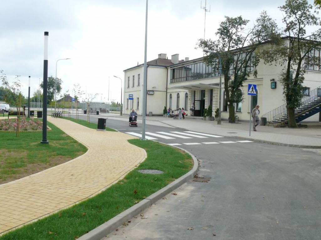 Ulica Dworcowa i parking przy dworcu otwarte