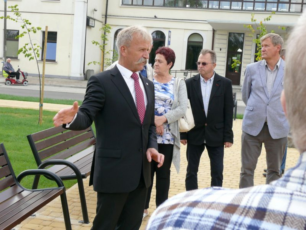 Ulica Dworcowa i parking przy dworcu otwarte