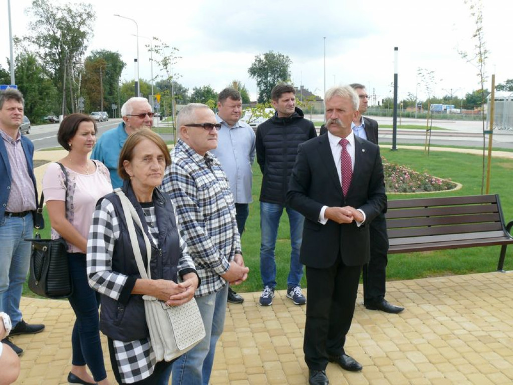 Ulica Dworcowa i parking przy dworcu otwarte