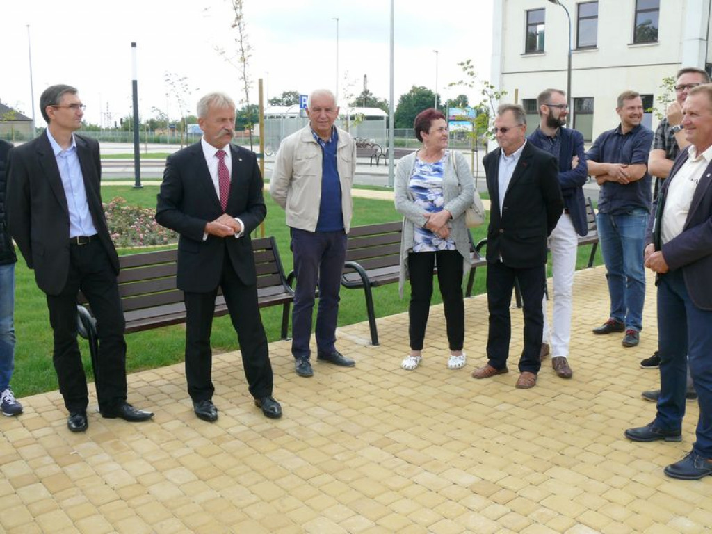 Ulica Dworcowa i parking przy dworcu otwarte