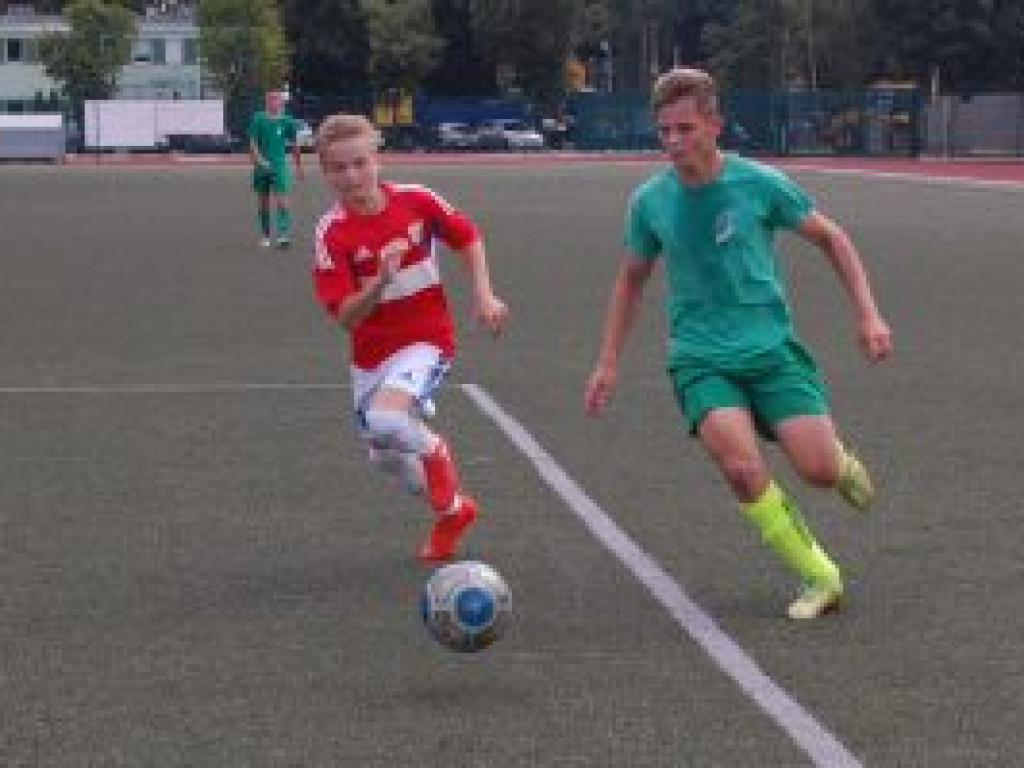 Zwycięstwo Pelikana-2003 w ostatnim sparingu