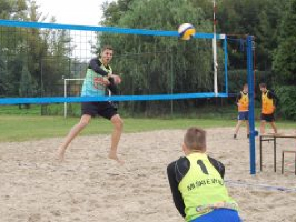 Siatkarze plażówki z Głowna zdominowali podium