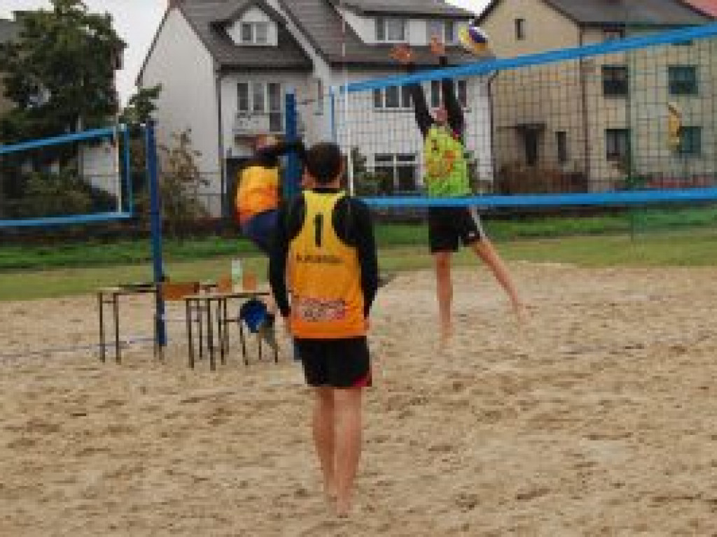 Siatkarze plażówki z Głowna zdominowali podium