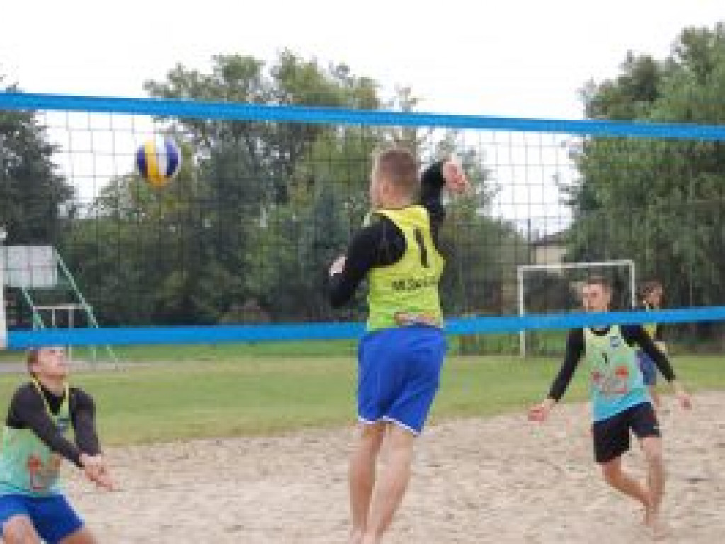 Siatkarze plażówki z Głowna zdominowali podium