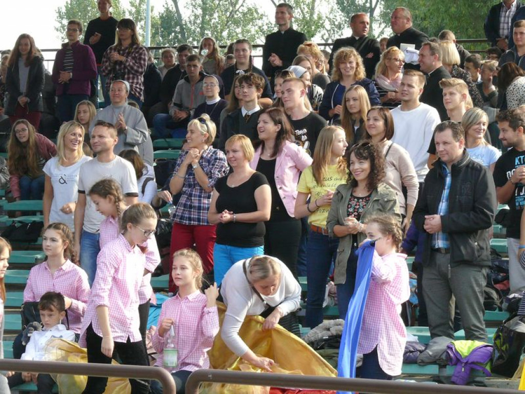 Wielbili Boga na Błoniach