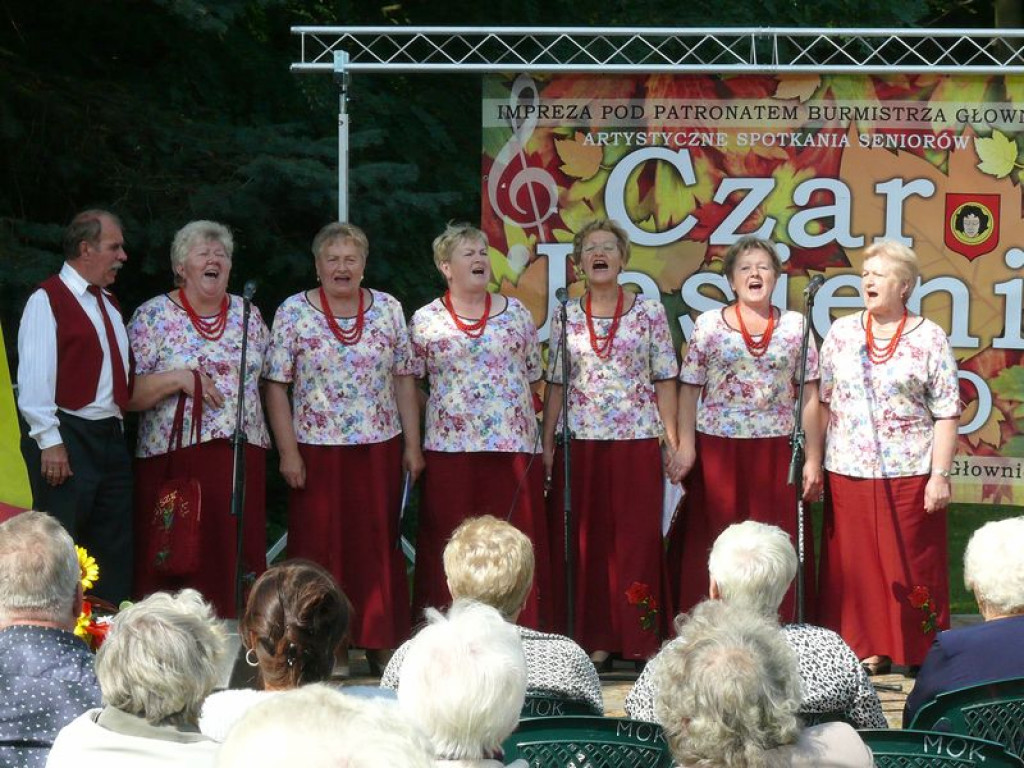 W Głownie seniorzy nie tylko śpiewali