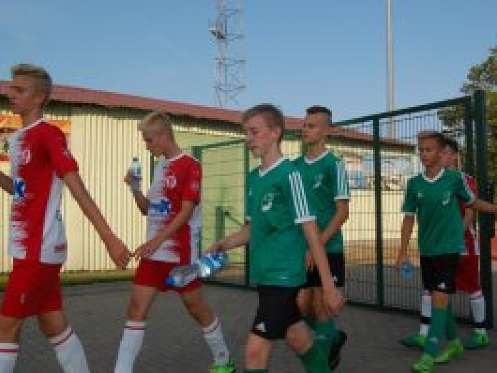 Po trzech kolejkach Pelikan-2003 z kompletem punktów
