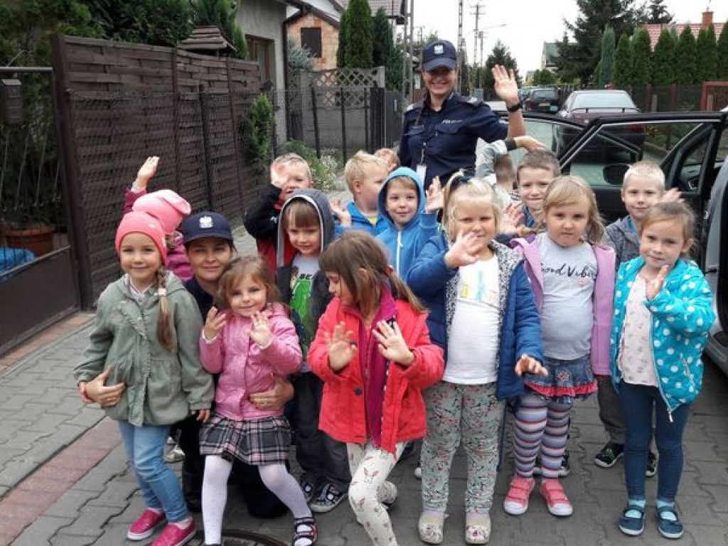 Policjanci edukują o bezpieczeństwie