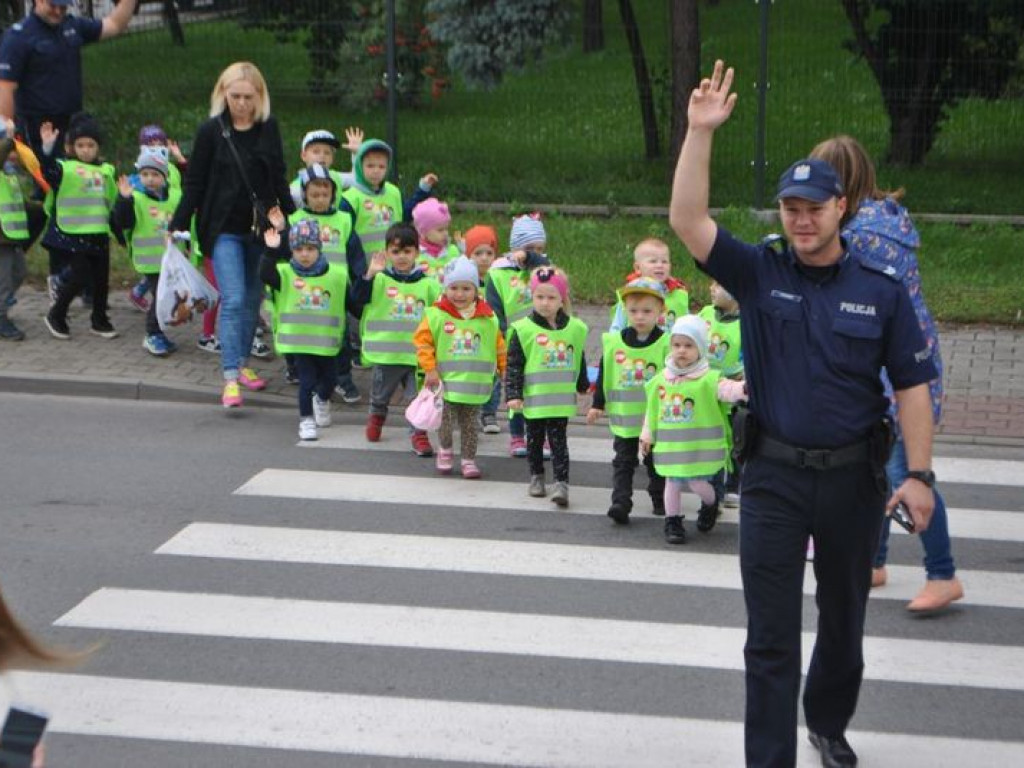 Policjanci edukują o bezpieczeństwie