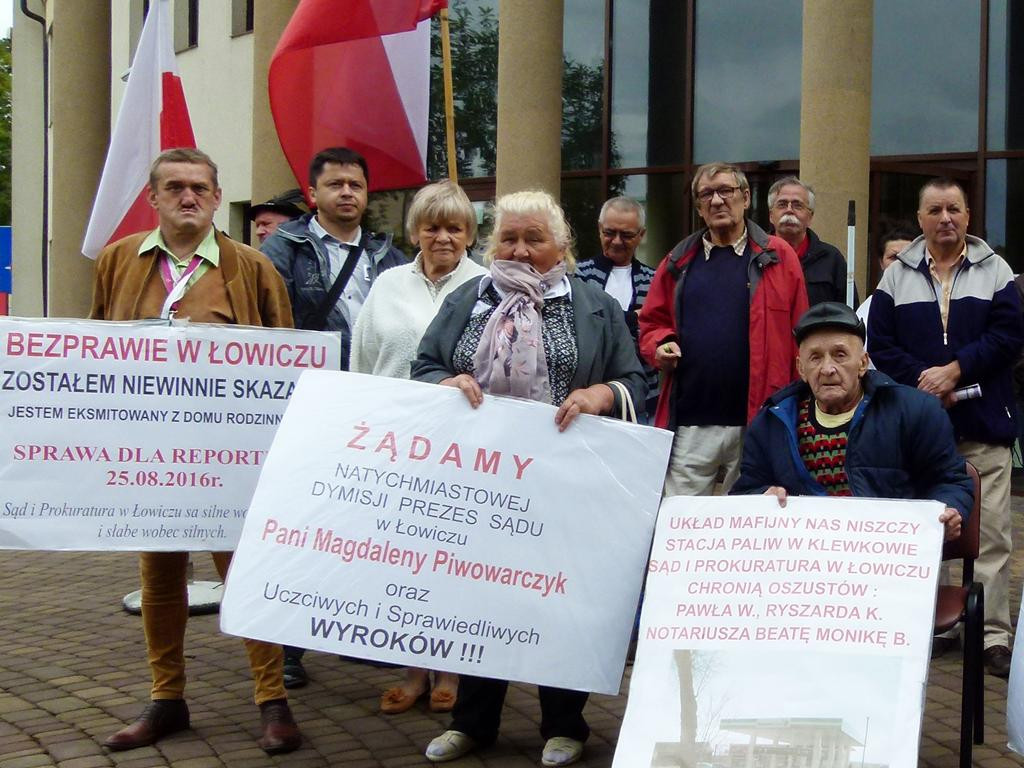 Kolejna pikieta przed Sądem Rejonowym w Łowiczu