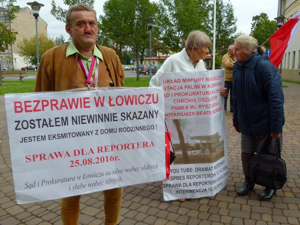 Kolejna pikieta przed Sądem Rejonowym w Łowiczu