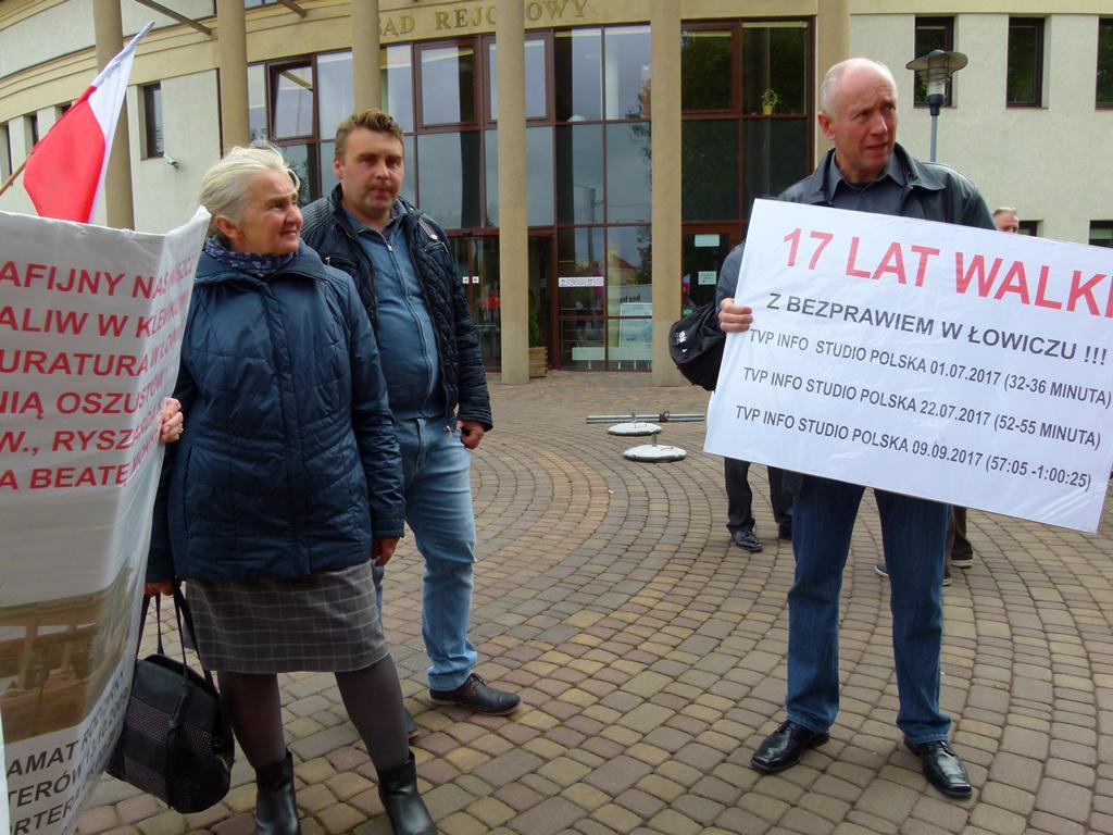 Kolejna pikieta przed Sądem Rejonowym w Łowiczu