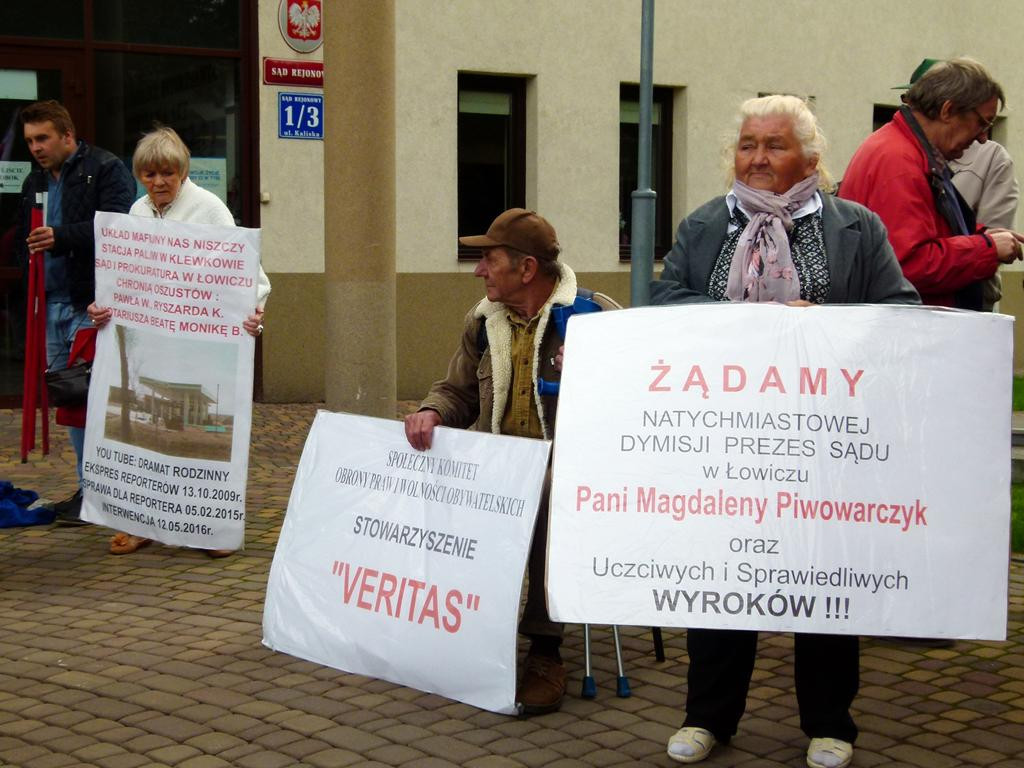 Kolejna pikieta przed Sądem Rejonowym w Łowiczu