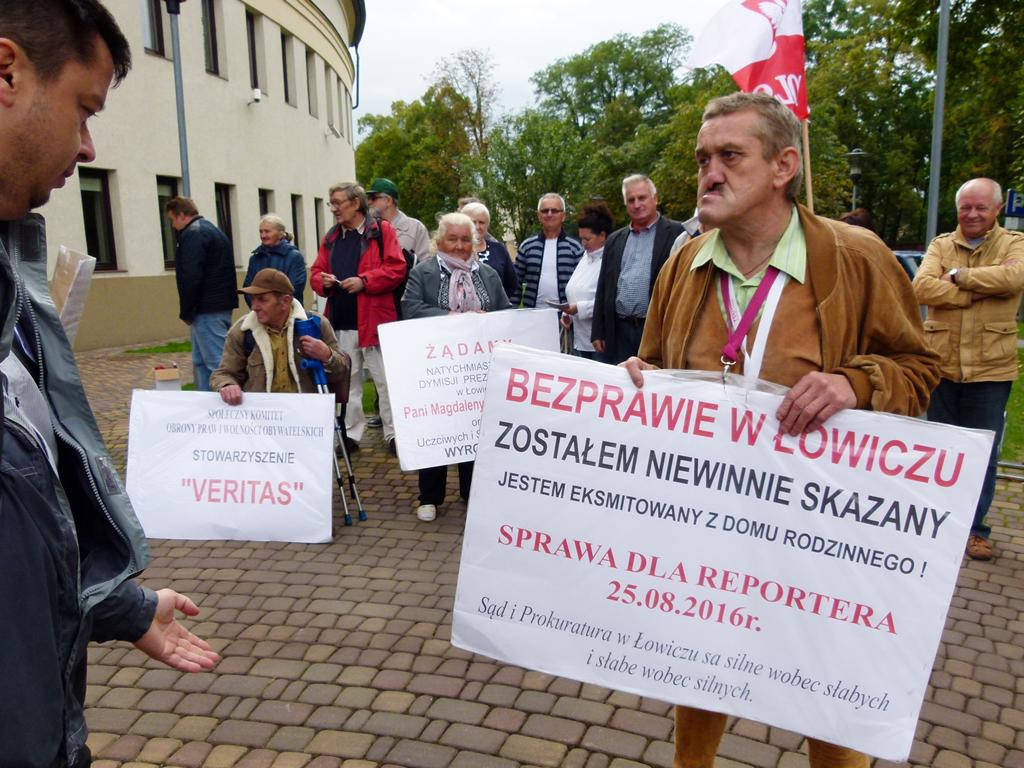 Kolejna pikieta przed Sądem Rejonowym w Łowiczu