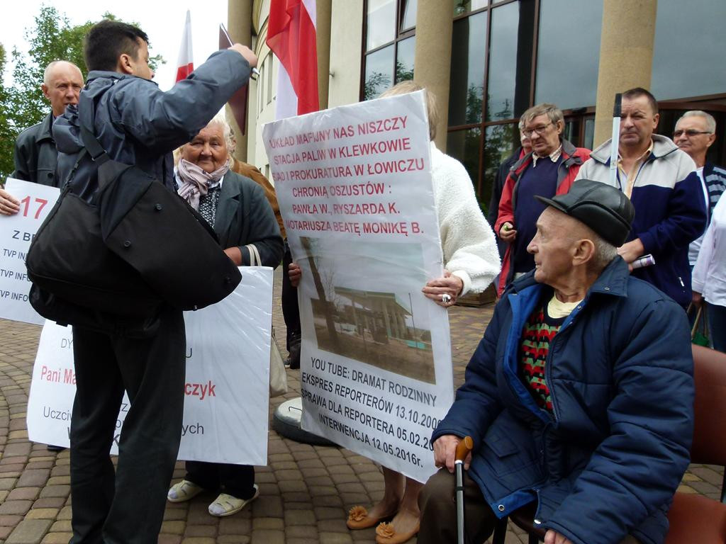 Kolejna pikieta przed Sądem Rejonowym w Łowiczu