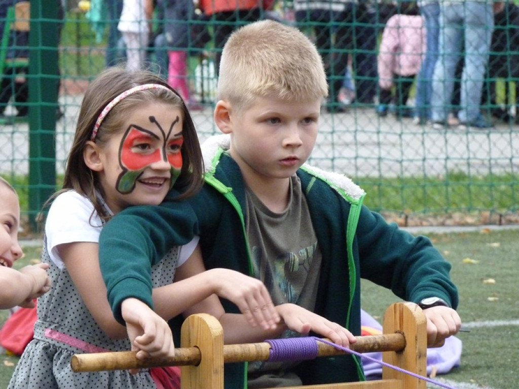 Dobra zabawa na pikniku na Korabce