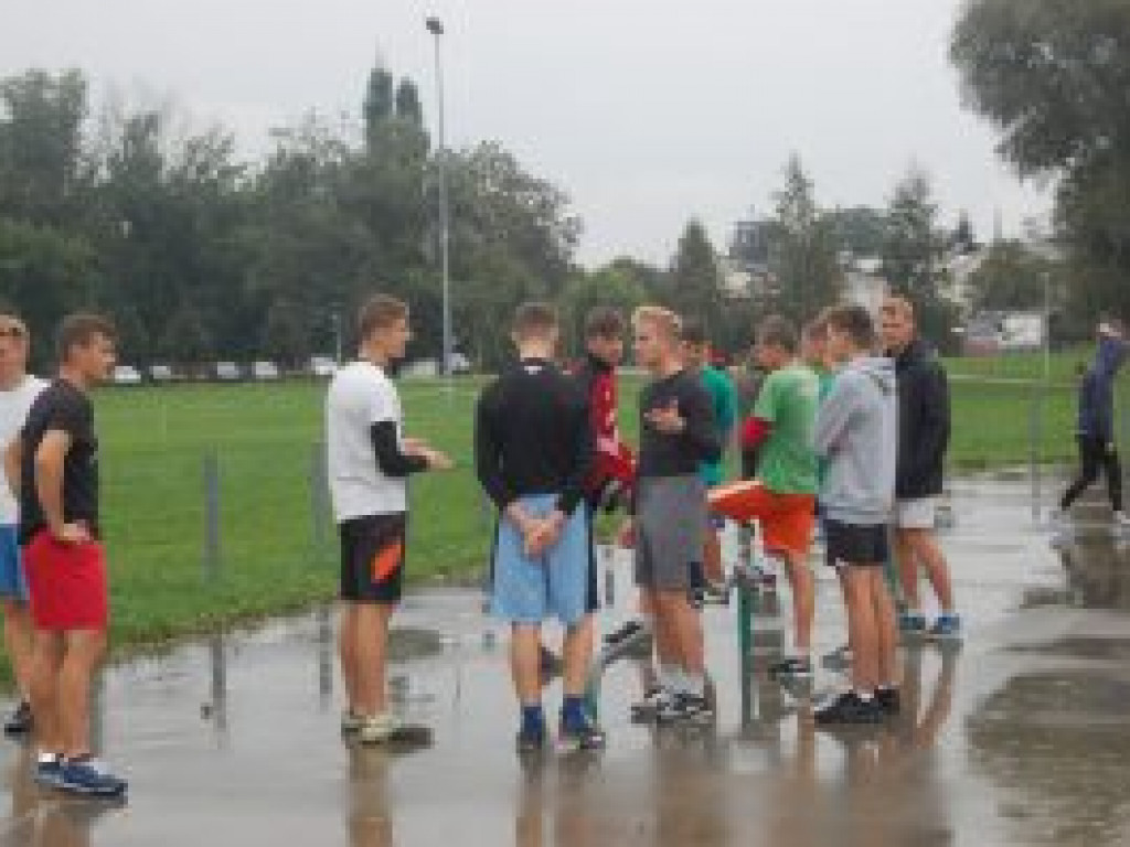Przełaje po łowickich Błoniach na inaugurację sezonu sportowego