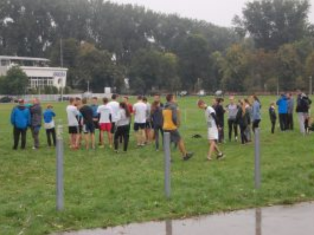 Przełaje po łowickich Błoniach na inaugurację sezonu sportowego